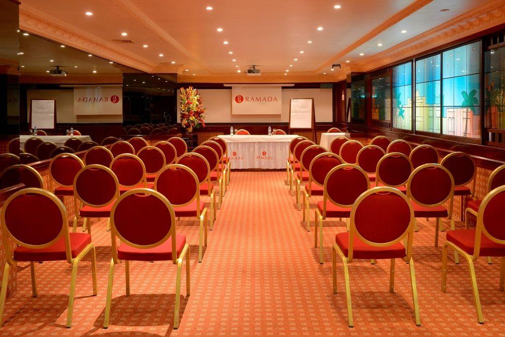 Ramada By Wyndham Bahrain Hotell Manama Exteriör bild