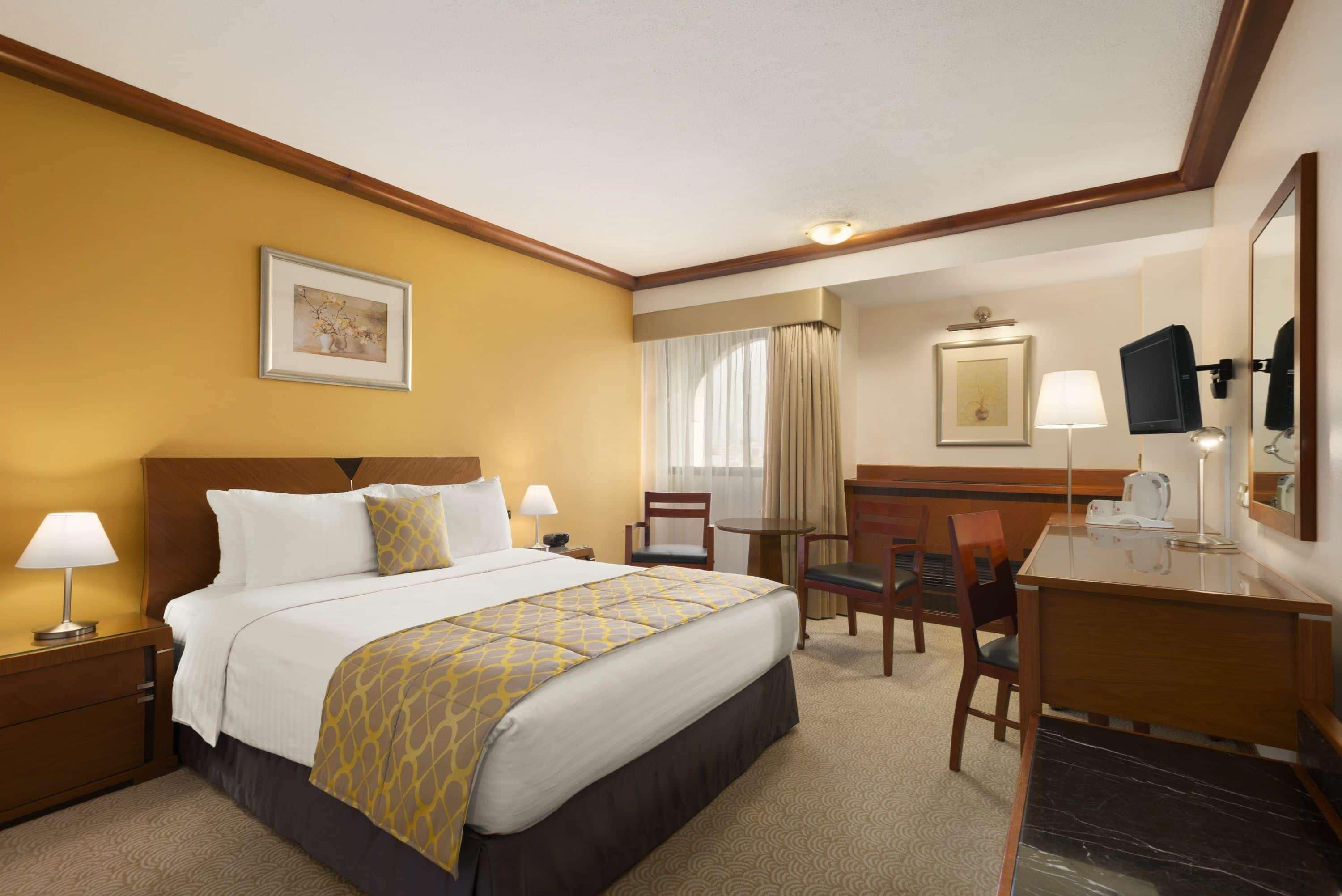 Ramada By Wyndham Bahrain Hotell Manama Exteriör bild
