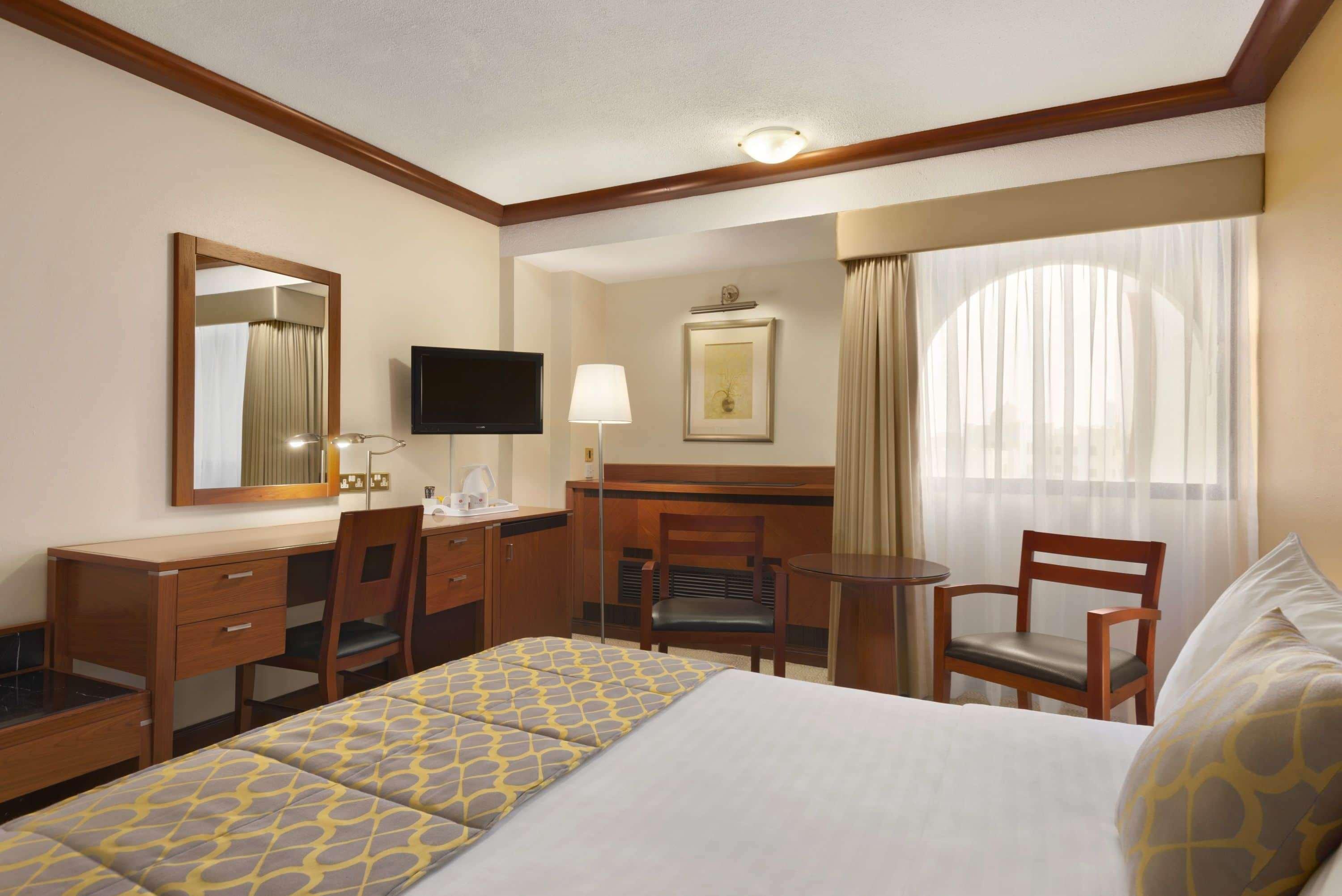 Ramada By Wyndham Bahrain Hotell Manama Exteriör bild