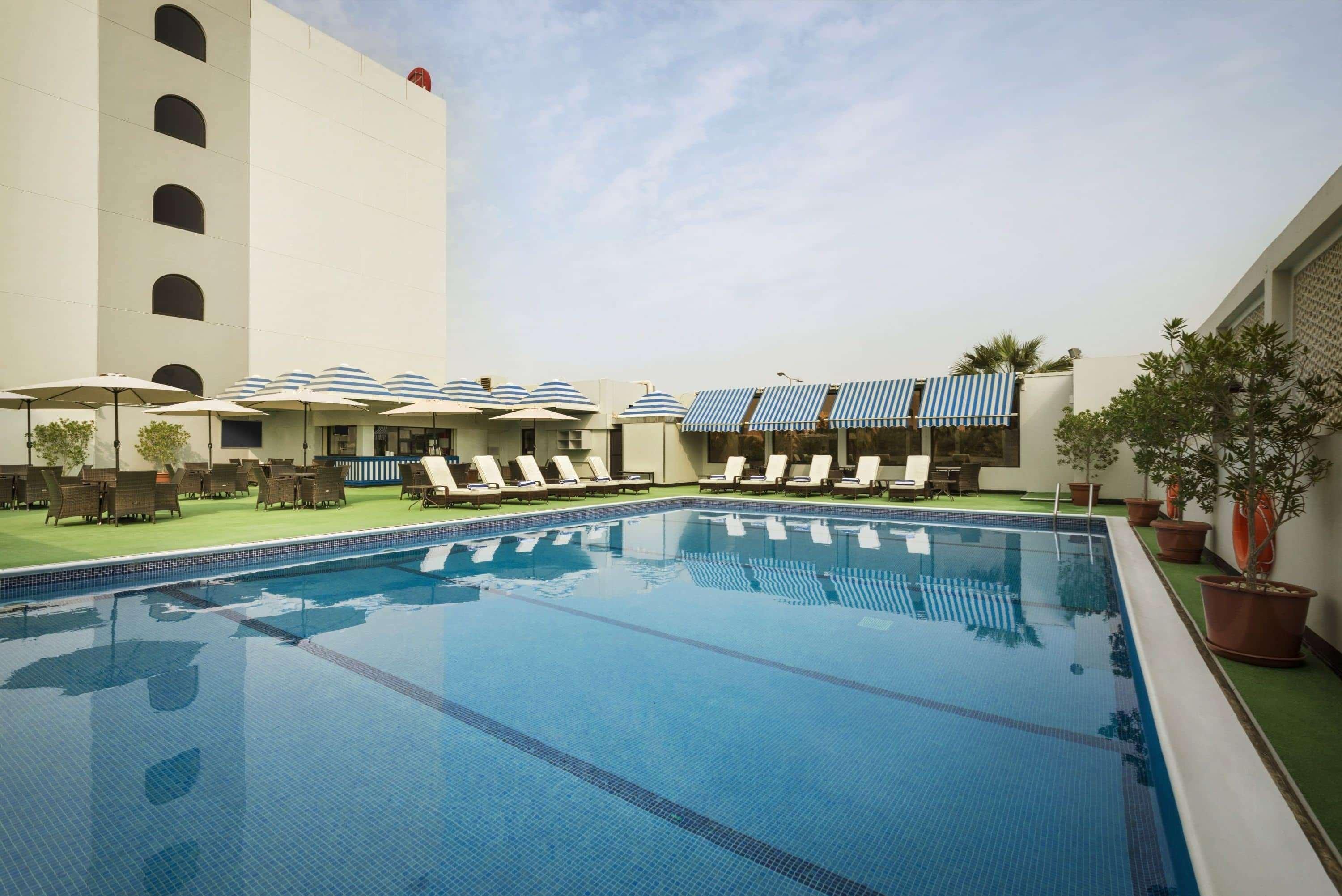 Ramada By Wyndham Bahrain Hotell Manama Exteriör bild