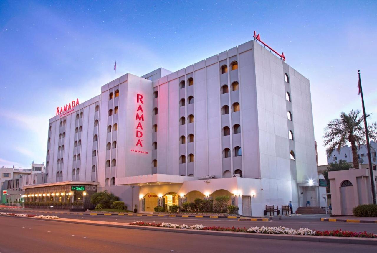 Ramada By Wyndham Bahrain Hotell Manama Exteriör bild