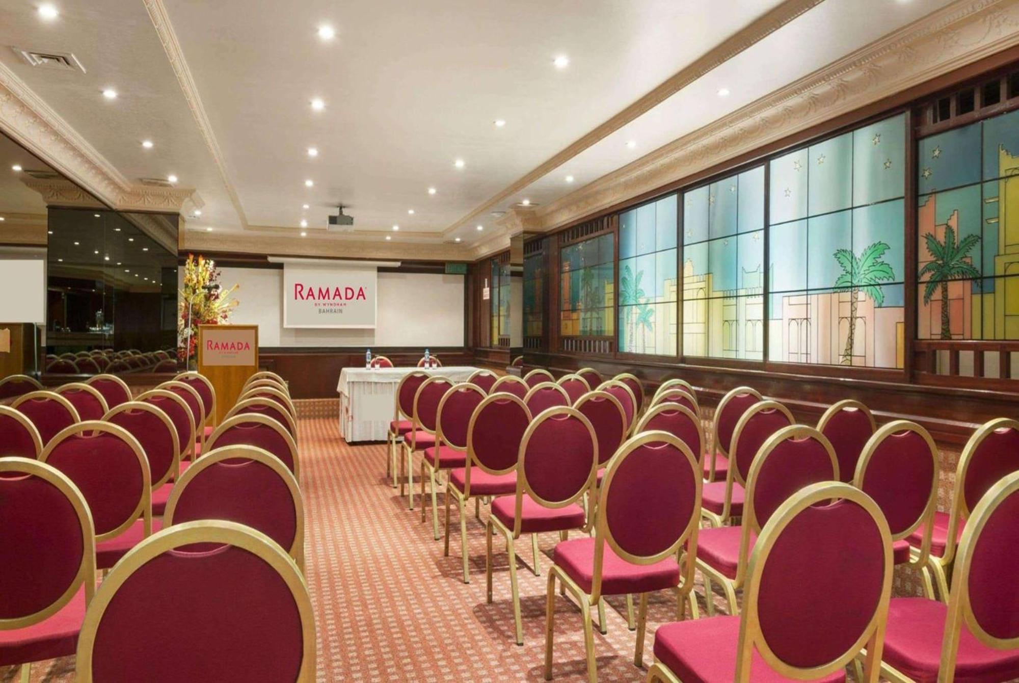 Ramada By Wyndham Bahrain Hotell Manama Exteriör bild