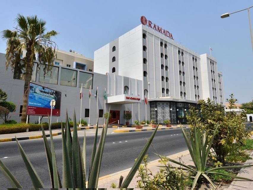 Ramada By Wyndham Bahrain Hotell Manama Exteriör bild