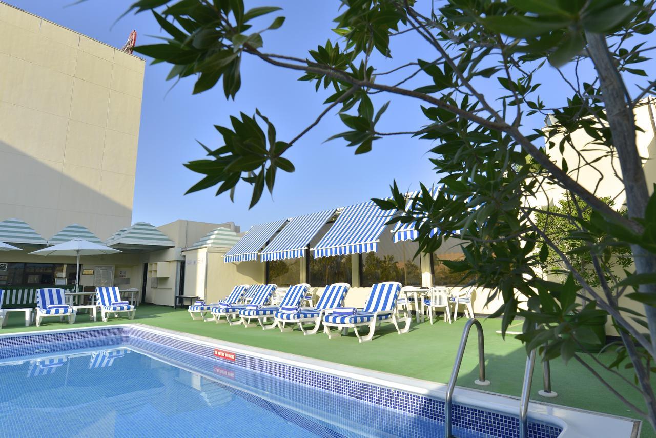 Ramada By Wyndham Bahrain Hotell Manama Exteriör bild