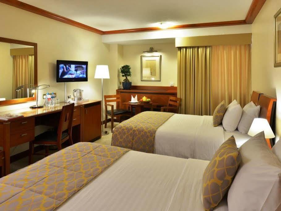 Ramada By Wyndham Bahrain Hotell Manama Exteriör bild
