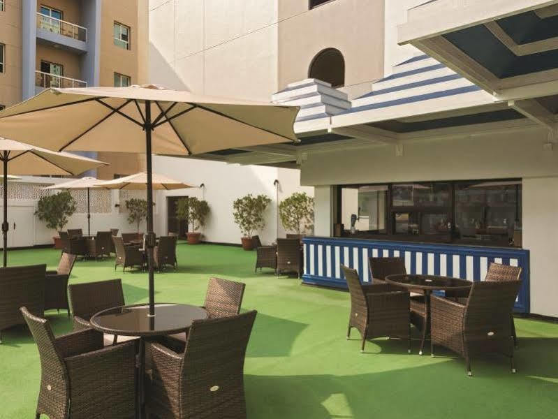 Ramada By Wyndham Bahrain Hotell Manama Exteriör bild