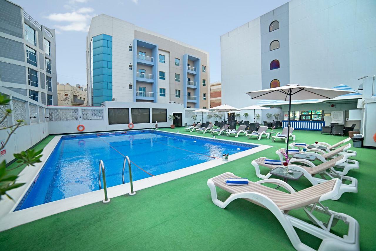 Ramada By Wyndham Bahrain Hotell Manama Exteriör bild