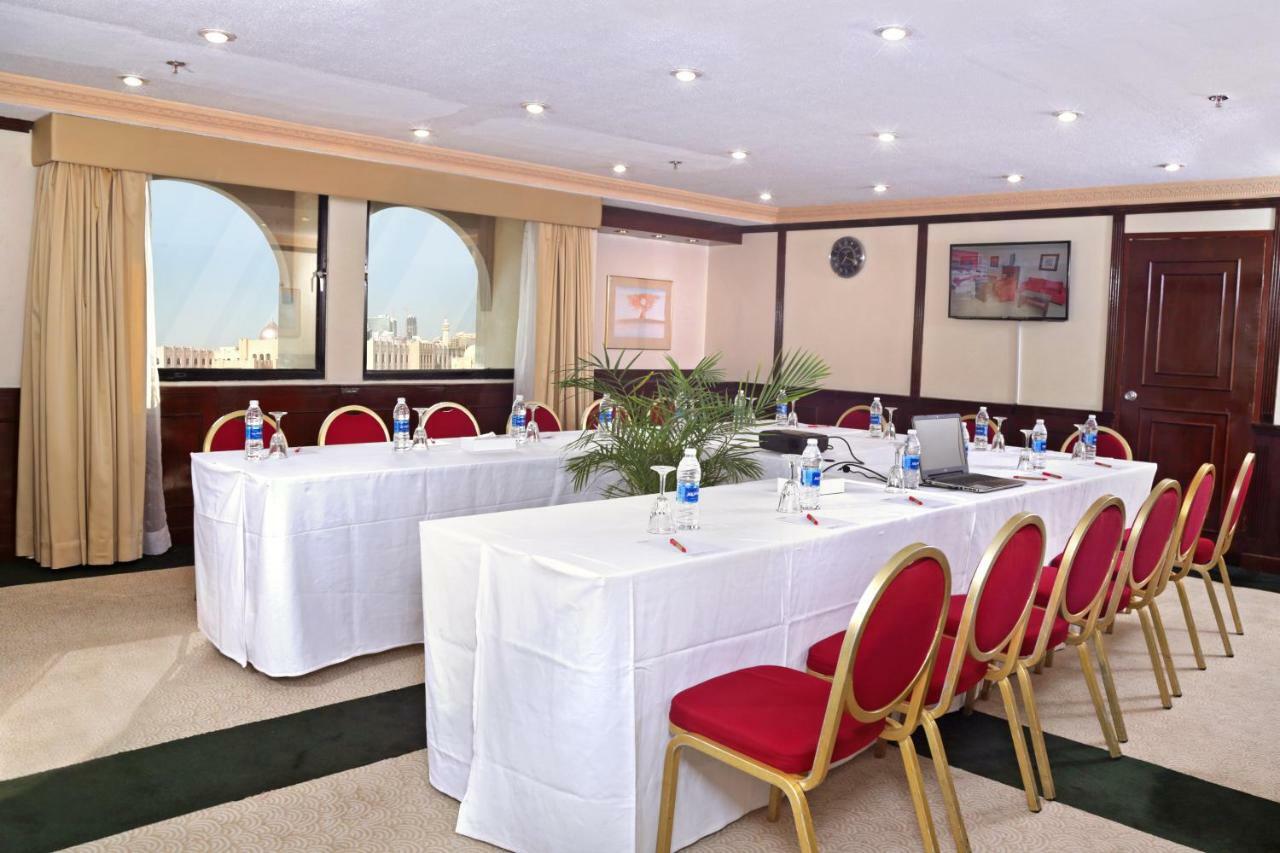 Ramada By Wyndham Bahrain Hotell Manama Exteriör bild