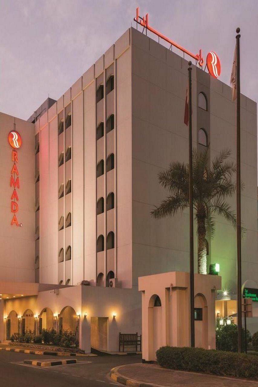 Ramada By Wyndham Bahrain Hotell Manama Exteriör bild